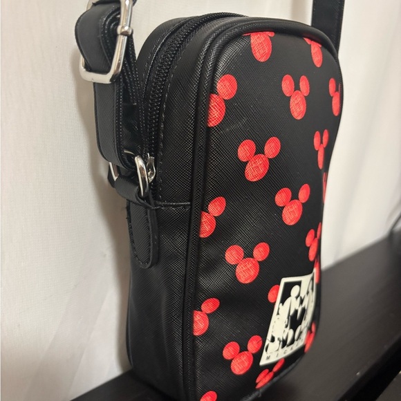 Danielle Nicole Disney Mickey Mouse Crossbody Bag Black EUC - Picture 5 of 13